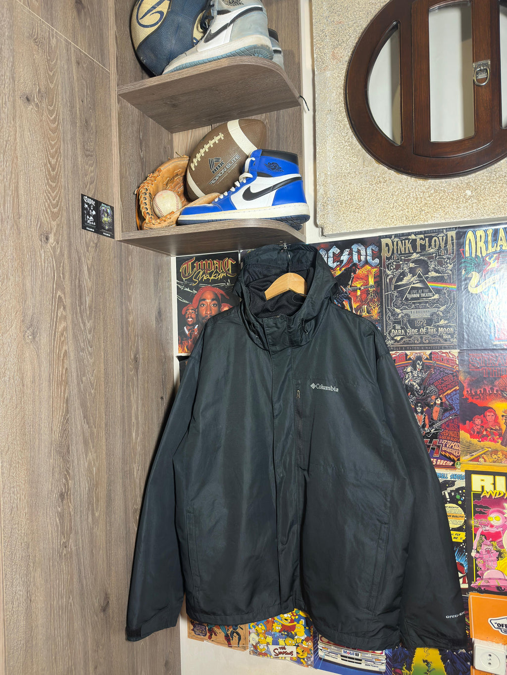 Columbia windbreaker